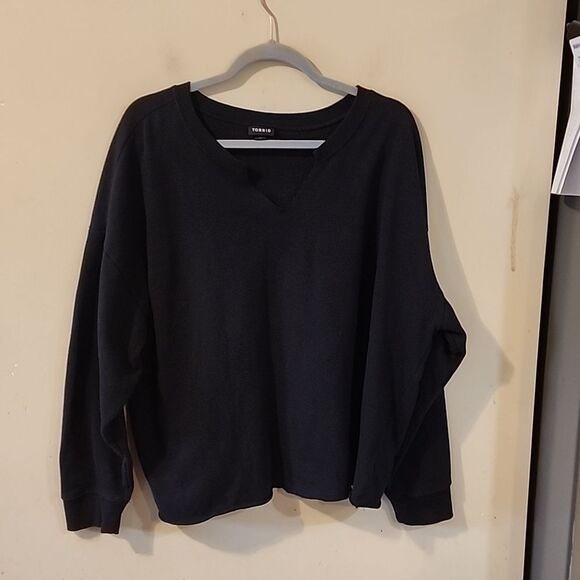 Cute Torrid sweatshirt Size 3 - Picture 1 of 3
